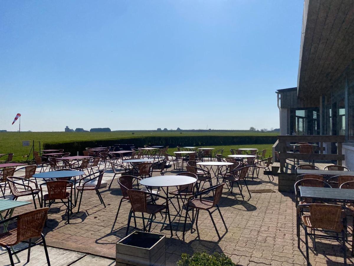 Logis Hotel & Restaurant De L'Aerodrome De La Baie De Somme Buigny-Saint-Maclou Buitenkant foto